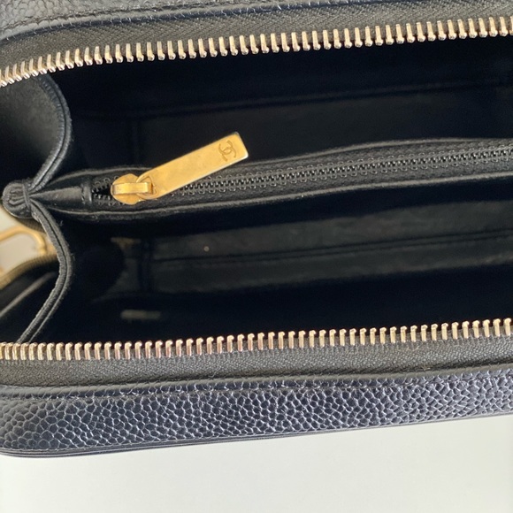 ❌SOLD❌Chanel vanity case - Picture 10 of 13